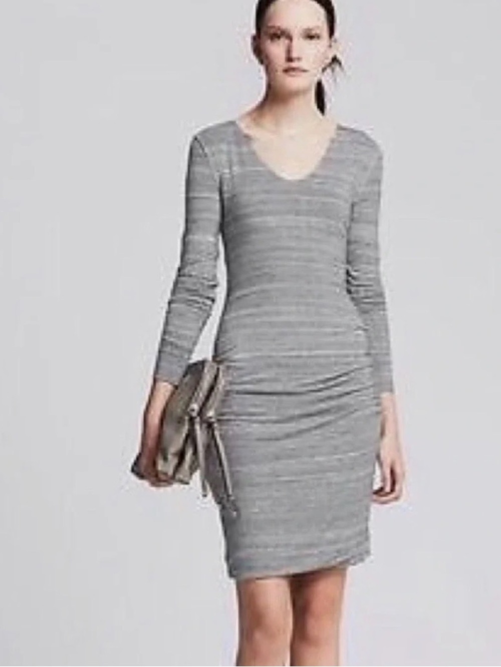 Banana Republic Gray Long-Sleeve V-Neck Sheath Dress/preloved